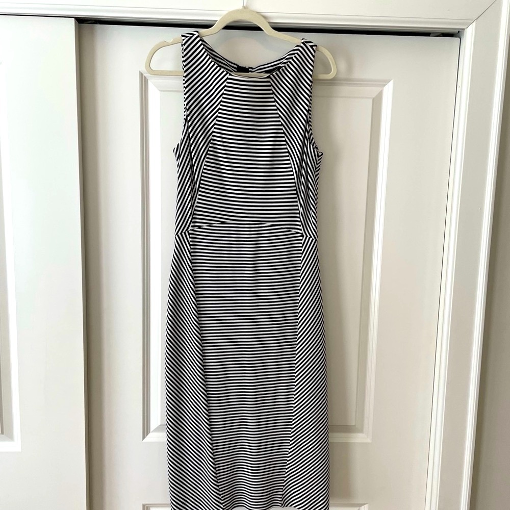 Banana Republic knit dress. Perfect and light weight for spring/summer.